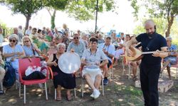 Muratpaşa’da yaşlılar türkülerle buluşuyor
