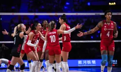 İLK SET SONUCU l Türkiye 0 (23-25) 1 Brezilya SET SAYISINI İZLE