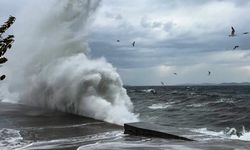 ALANYALILAR DİKKAT! Meteoroloji'den kuvvetli rüzgar ve fırtına uyarısı