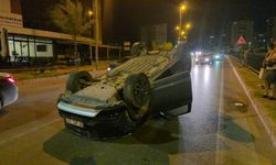 Antalya'da virajı alamadı, ters takla attı