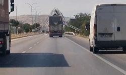 Afyonkarahisar-Antalya yolunda açık damper tabelaları yıktı
