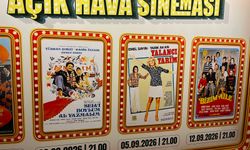 Alanya'da cuma akşamlarına özel ücretsiz etkinlik! Sandalyeni kap gel