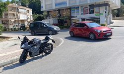 Antalya'da Aynı Yönde Gidiyorlardı, Sokağa Saparken Çarptı