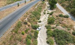 Gazipaşa'da korkutan kaza: Dereye uçtu
