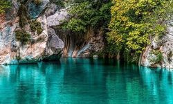 Antalya'da denizin sıcaklığından kaçan Göynük’e koşuyor
