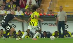 Fenerbahçe bu pozisyonda kırmızı kart bekledi! POZİSYONU İZLE