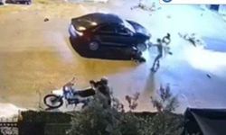 Mersin’de dehşete düşüren kaza! Çarptığı motosikletteki yaralıların üzerinden geçti