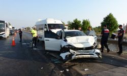 Antalya'da feci kazada ortalık savaş alanına döndü: 17 kişi yaralandı