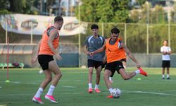 Alanyaspor'un iki futbolcusundan sevindiren haber