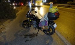 Manavgat'ta motosiklet yayaya çarptı: 2 yaralı