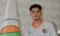 Alanyaspor genç futbolcuyla imzayı attı