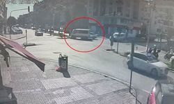 Antalya'da kavşakta yön değiştirince çarpıştılar