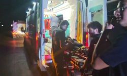 Antalya'da minibüs su kanalına savruldu