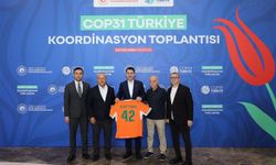 Bakan Kurum'a Alanyaspor forması verildi