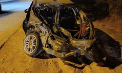 Manavgat’ta otomobil tur otobüsüne çarptı