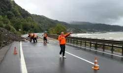 Son dakika l Zonguldak-Düzce yolunda heyelan