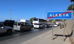 Sürücüler dikkat! Antalya-Alanya yolunda geliş gidiş akışı değişti