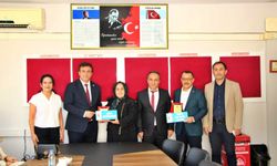 Okula iz bırakan hizmete vefa: Kaymakam Öztürk'ten anlamlı hediye