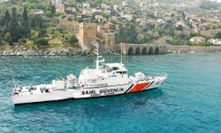 Alanya'da askeri deniz araçları vatandaşlarla buluşuyor