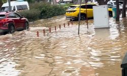 Alanya'da pazarı su bastı!