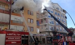 Antalya'da yanan apartmanın içinde çocuklar mahsur kaldı
