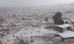 Antalya'nın zirvesine mevsimin ilk karı yağdı