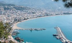 Antalya'ya nüfusunun 5 katından fazla turist geldi
