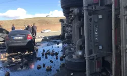 SON DAKİKA l Ağrı’da tır ile otomobil çarpıştı: 4 ölü