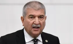 Bursa Milletvekili Cemalettin Kani Torun AK Parti’ye katıldı! Rozetini Erdoğan taktı