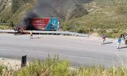 Konya-Antalya yolunda kamyon dakikalar içinde kül oldu