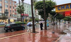 Meteorolojinin uyarısı tuttu! Alanya gök gürültüsüyle uyandı