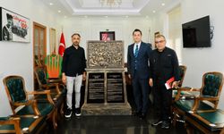 Sanatçı Murtaza Günay Alanya'nın fethini makama taşıdı