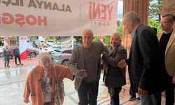 Yeni Parti Alanya kongresine Başkan Özçelik eşi ile katıldı
