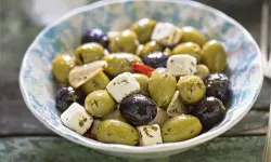 Zeytin ve peyniri birlikte yemek zararlı mı?