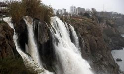 Antalya'da o şelaleden resmen çamur akıyordu!