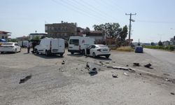 Manavgat-Antalya yolunda öyle bir çarpıştı ki, parçalar yola savruldu