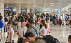 Rekor gibi rekor: Antalya'da dakikada biri iniyor biri kalkıyor!