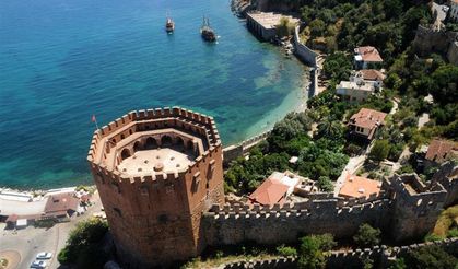 Kızılkule  Alanya’nın Tarihe Açılan Kırmızı Kapısı