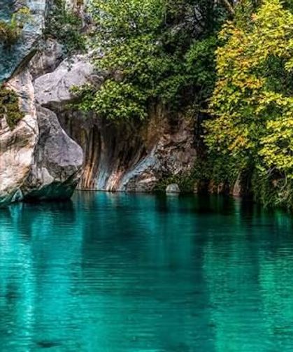 Antalya'da denizin sıcaklığından kaçan Göynük’e koşuyor