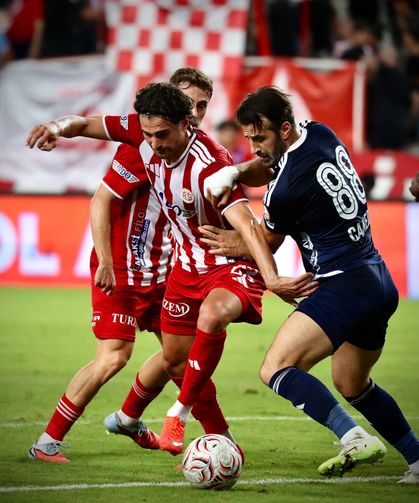 Antalyaspor Öne Geçti, Sarıyer Maçı Çevirdi