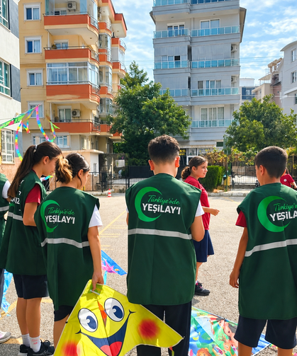 Yeşilay’dan Alanyalı öğrencilere destek