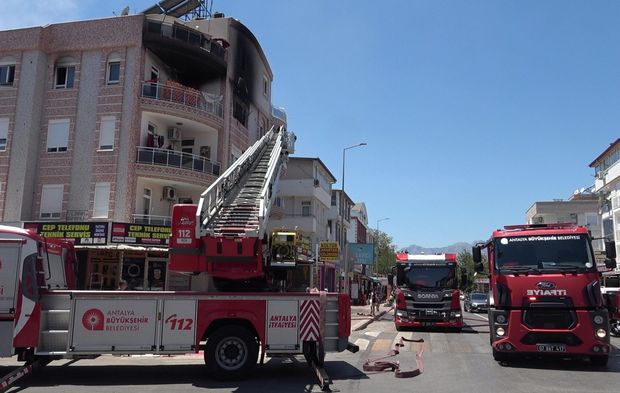 Antalya'da yangın paniği: 5 kişi yaralandı