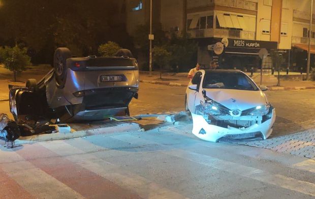Antalya'da kaza sonrası ters döndü