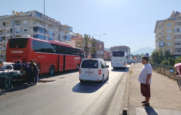 Alanya'da ölümden döndüler: O anlar kamerada