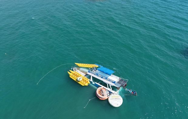 Manavgat'ta tur teknesi batmaya başladı! O anlar kamerada