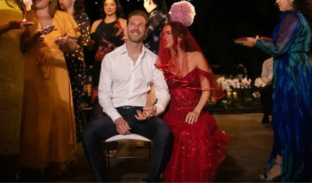 Ünlü şarkıcı Karsu Hollandalı sevgilisiyle kına gecesi düzenledi