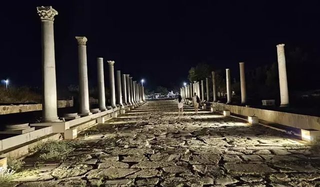 Antalya'nın tarihini artık gece de gezebiliyorlar