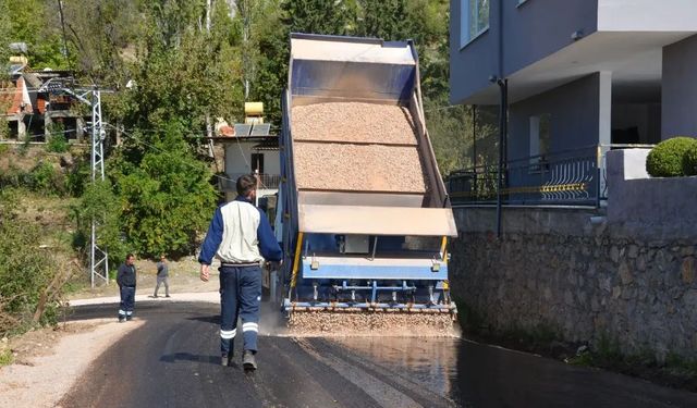 Alanya'nın o mahallesi asfalta kavuştu: Başkan Böcek'e teşekkürü unutmadılar