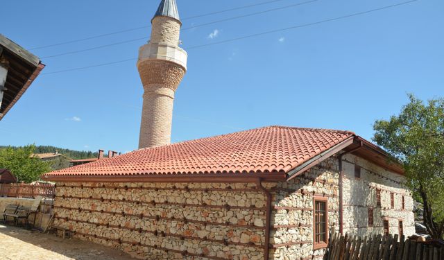 600 yıldır dimdik ayakta: Antalya'da tarihe meydan okuyor