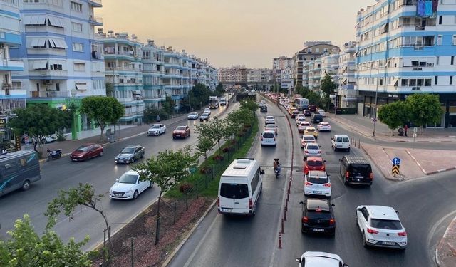 Antalya'nın bu trafikle işi zor: Sayıları sürekli artıyor